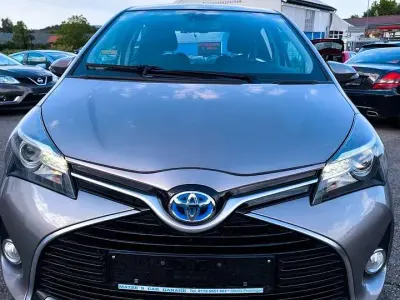 Gebraucht Toyota Yaris Comfort 75 PS (55 kW) 2015 Avantgarde bronze me Kleinwagen