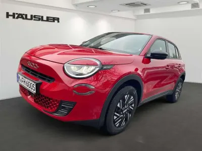 Gebraucht Fiat 600 101 PS (74 kW) 2024 Rot SUV