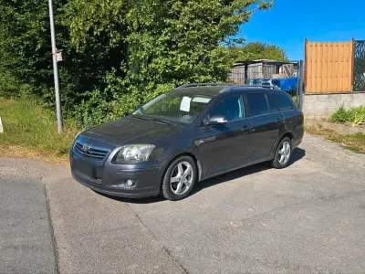Gebraucht Toyota Avensis T2 177 PS (130 kW) 2007 Grau Kombi