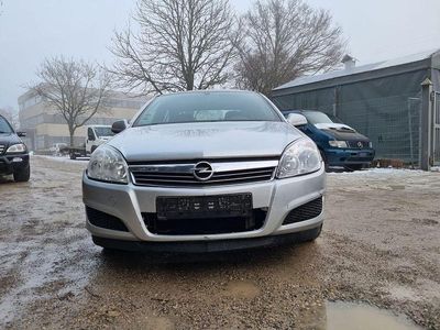 Gebraucht Opel Astra Edition 116 PS (85 kW) 2010 Silber Limousine