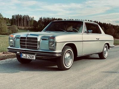Gebraucht Mercedes W114 150 PS (110 kW) 1971 Silber Coupé