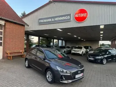 Gebraucht Hyundai i30 Style 110 PS (80 kW) 2018 Grau Limousine