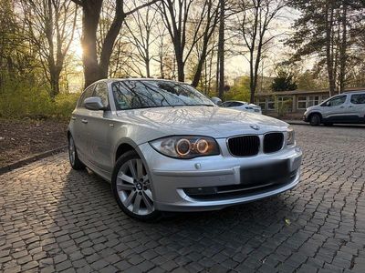 Gebraucht BMW 120 Sport Line 177 PS (130 kW) 2011 Silber Kleinwagen