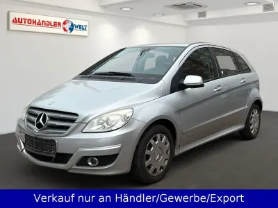 Gebraucht Mercedes B180 109 PS (80 kW) 2011 Silber Van / Kleinbus