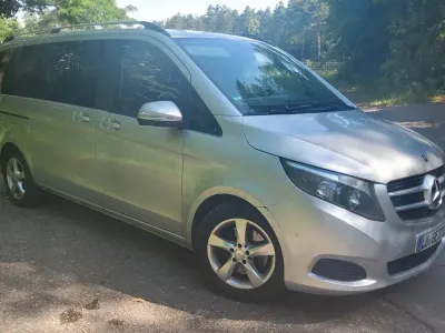 Gebraucht Mercedes V250 Edition 190 PS (139 kW) 2016 Silber Van / Kleinbus
