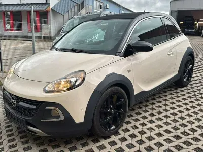 Gebraucht Opel Adam Rocks Rocks 116 PS (85 kW) 2015 Weiß Kleinwagen