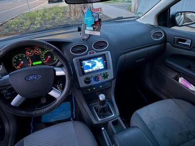Second-hand Ford Focus 80 CP (58 kW) 2006 Albastru Berlinǎ