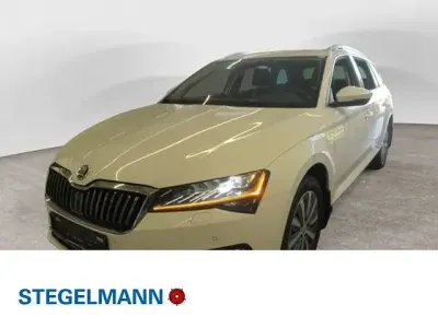 Gebraucht Skoda Superb Style 200 PS (147 kW) 2020 Candyweiß Kombi