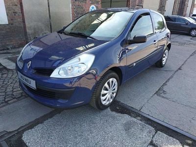 Second-hand Renault Clio II Extreme 75 CP (55 kW) 2009 Albastru Hatchback