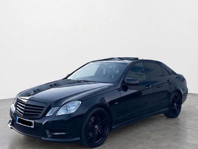 Gebraucht Mercedes E220 Avantgarde 170 PS (125 kW) 2012 Schwarz Limousine