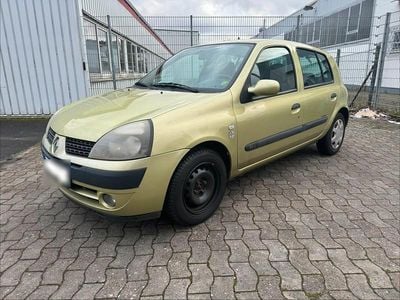 Second-hand Renault Clio II 75 CP (55 kW) 2003 Verde Hatchback