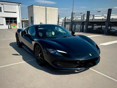 Gebraucht Ferrari 296 829 PS (609 kW) 2023 Schwarz Cabrio