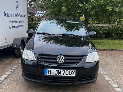 Gebraucht VW Fox 55 PS (40 kW) 2009 Schwarz Kleinwagen