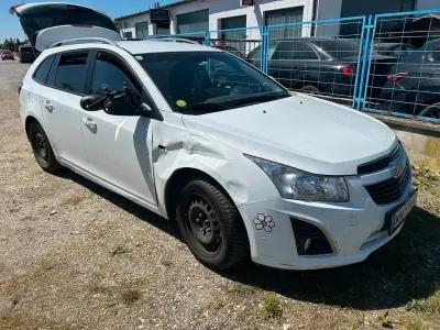 Używany Chevrolet Cruze LT 131 KM (96 kW) 2012 Biały Kombi