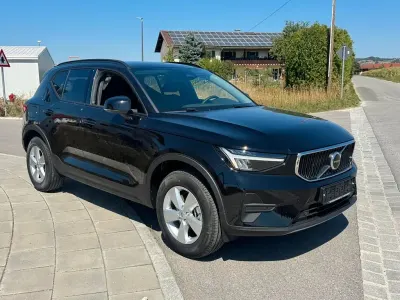 Neu Volvo XC40 163 PS (119 kW) 2026 Schwarz SUV