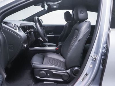 Mercedes EQA300