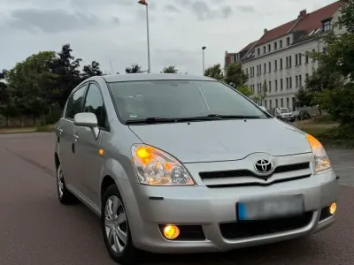 Gebraucht Toyota Corolla Verso 125 PS (91 kW) 2006 Silber Van / Kleinbus