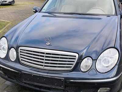 Gebraucht Mercedes E240 175 PS (128 kW) 2002 Blau Limousine