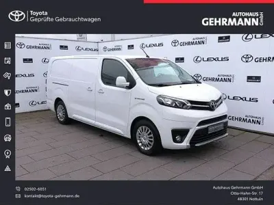 Gebraucht Toyota Proace Comfort 100 kW (136 PS) 2022 Ice white Van / Kleinbus
