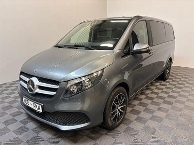 Grau Gebraucht 2020 Mercedes V220 Van / Kleinbus | 33.990 € (Guter Preis)