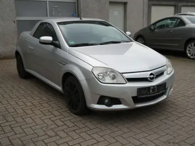 Gebraucht Opel Tigra 90 PS (66 kW) 2006 Silber Cabrio