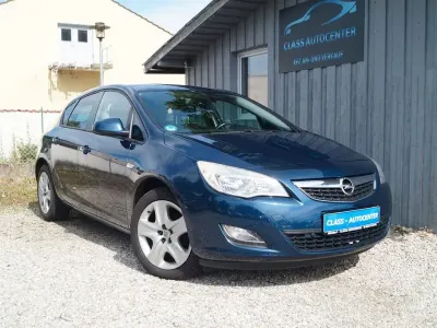 Gebraucht Opel Astra Design Edition 140 PS (102 kW) 2012 Blau Limousine