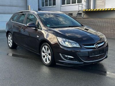 Gebraucht Opel Astra Exklusiv 165 PS (121 kW) 2014 Braun Kombi