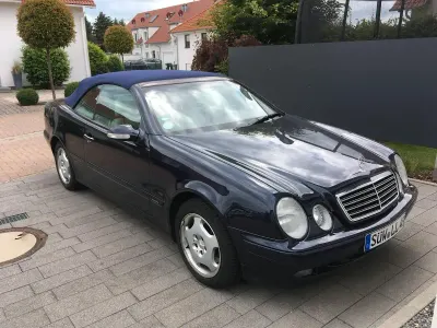 Gebraucht Mercedes CLK230 197 PS (144 kW) 2001 Blau Cabrio