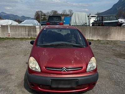 Gebraucht Citroën Xsara Picasso 95 PS (69 kW) 2002 Rot Van / Kleinbus