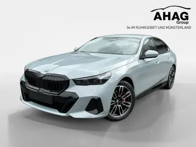 Neu BMW 540 Performance 303 PS (222 kW) 2026 M brooklyn grau Limousine