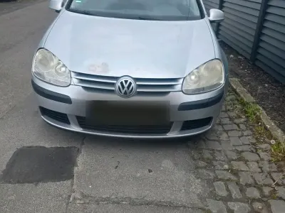 Brugt VW Golf V 74 HK (54 kW) 2004 Grå Hatchback