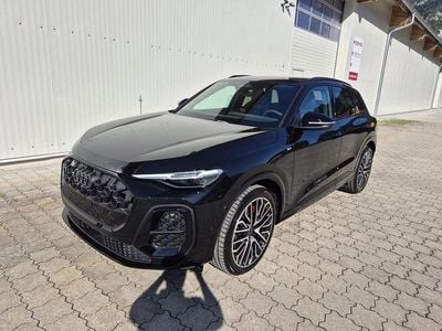 Schwarz Neu 2025 Audi Q5 Sport SUV | 73.900 € (Etwas zu teuer)
