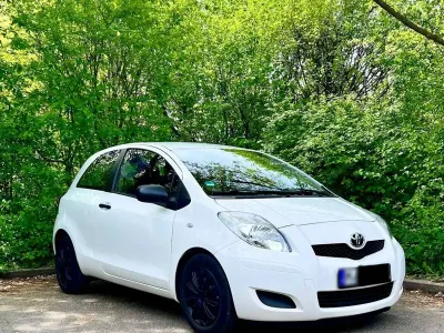 Gebraucht Toyota Yaris 101 PS (74 kW) 2009 Weiß Kleinwagen