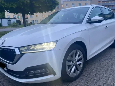 Usata Skoda Octavia Style 116 CV (85 kW) 2022 Bianco Station wagon