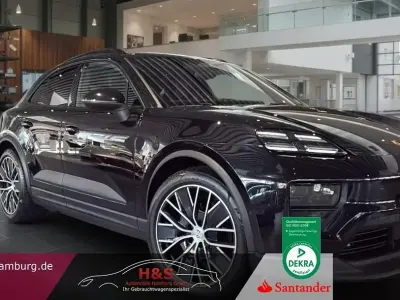 Gebraucht Porsche Macan 4 Electric 300 kW (408 PS) 2024 Tiefschwarz SUV