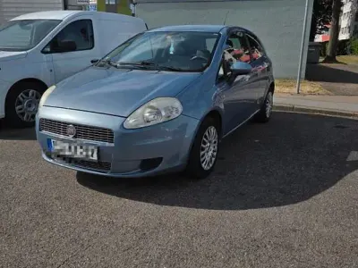 Gebraucht Fiat Grande Punto 77 PS (56 kW) 2009 Blau Kleinwagen