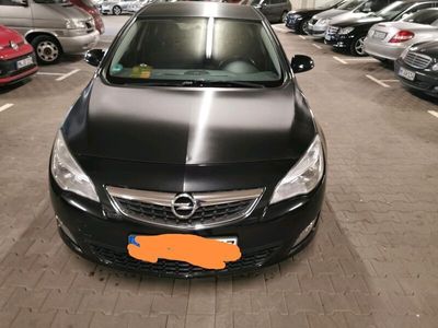 gebraucht Opel Astra turbo 1,4 schwarz Bj. 2012