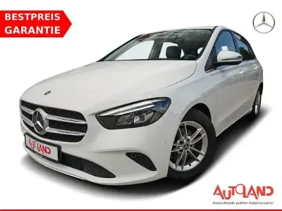 Gebraucht Mercedes B180 Style 136 PS (100 kW) 2019 Weiß Kleinwagen