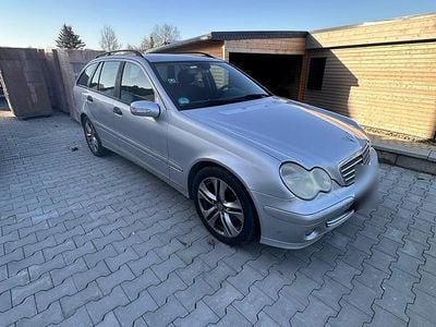 Gebraucht Mercedes C220 140 PS (102 kW) 2007 Silber Kombi