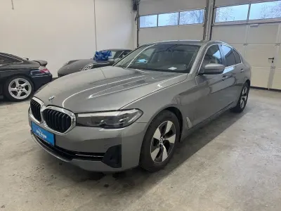 Gebraucht BMW 520 Sport Line 190 PS (139 kW) 2023 Grau Limousine