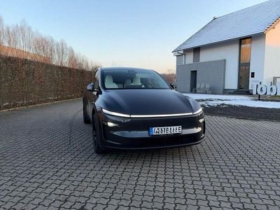 Grau Gebraucht 2025 Tesla Model Y SUV | 52.700 € (Fairer Preis)