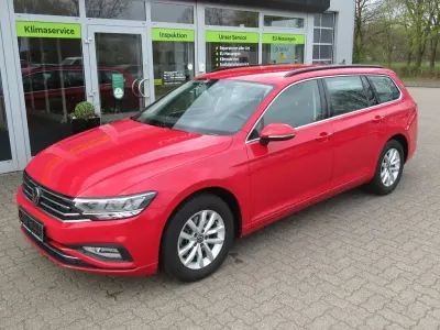 Usata VW Passat Business 140 CV (102 kW) 2023 Rosso Station wagon