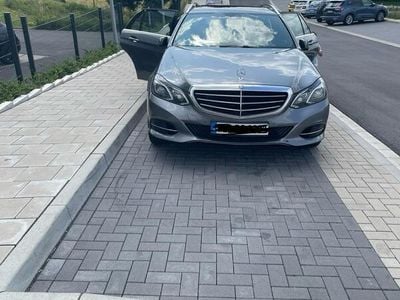 Mercedes E220