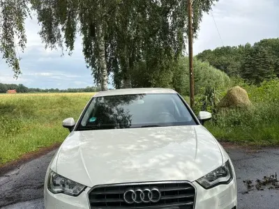 Gebraucht Audi A3 Ambiente 110 PS (80 kW) 2015 Weiß Limousine