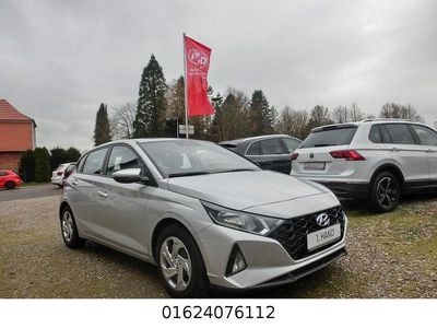 Gebraucht Hyundai i20 Select 101 PS (74 kW) 2021 Silber Kleinwagen