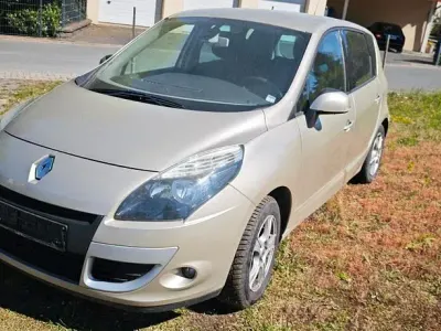 Brugt Renault Scénic III Dynamique 131 HK (96 kW) 2010 Guld MPV