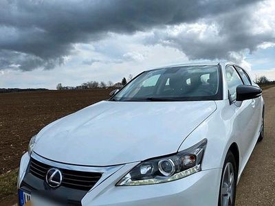 Lexus CT200h