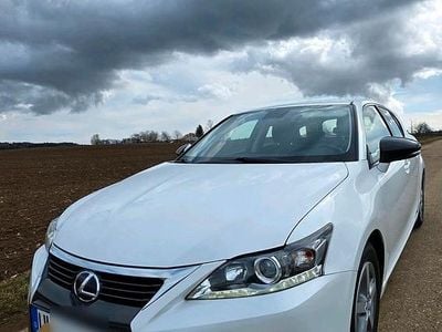 Lexus CT200h