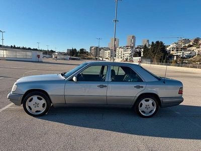 Gebraucht Mercedes E420 279 PS (205 kW) 1993 Silber Limousine
