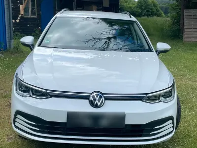 Gebraucht VW Golf VIII 130 PS (95 kW) 2021 Weiß Kombi